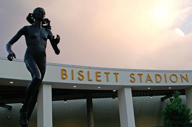 Statue of Grete Waitz at Bislett Stadium